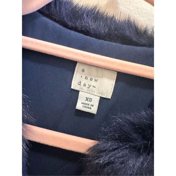 A New Day Navy Blue Faux Fur Sleeveless Vest Size XS - Picture 3 of 5